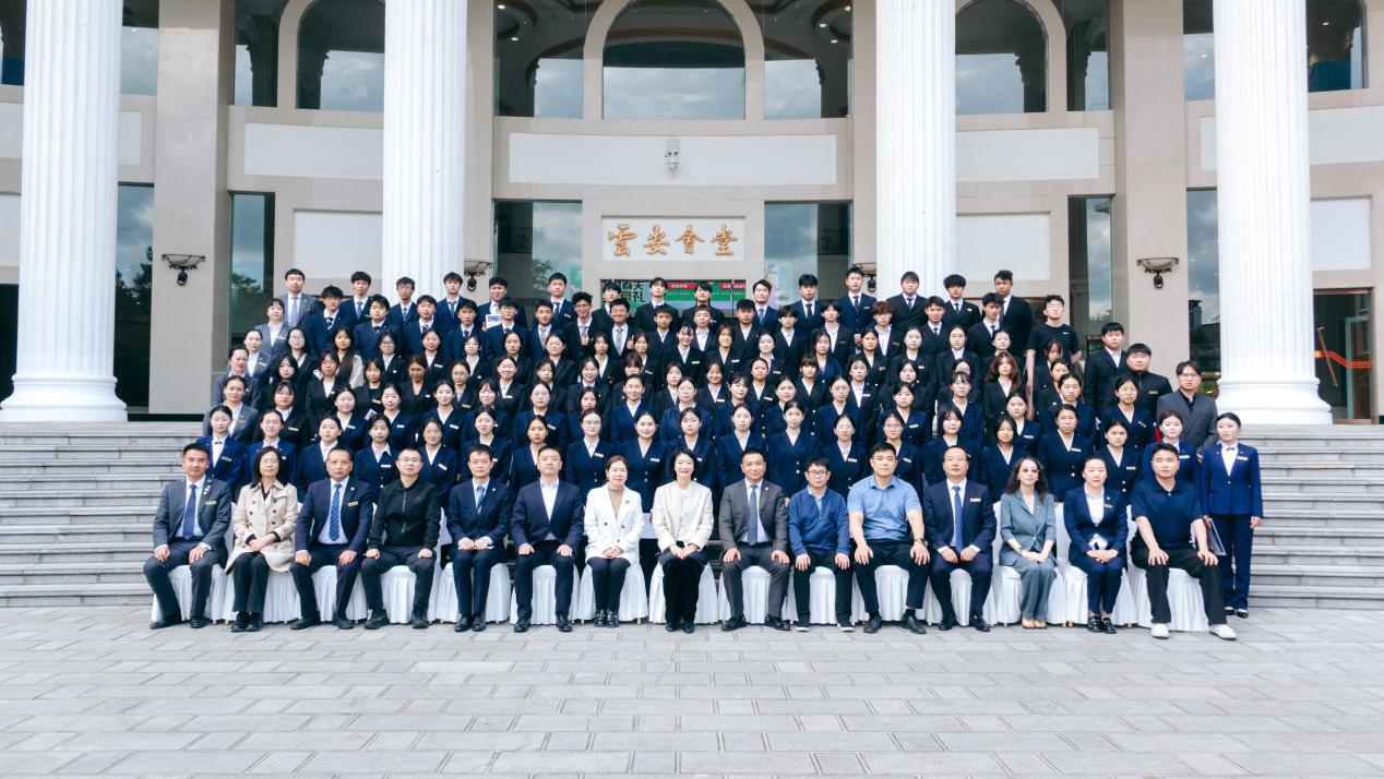 云南农业职业技术学院云安农文旅产业学院举行2025级第一批专业认知及基础技能实训结业典礼